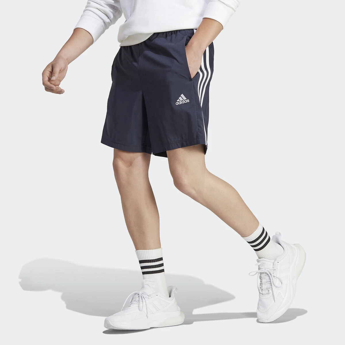 Adidas Sportswear Short à 3 Bandes AEROREADY Essentials Chelsea 2 Adidas Sportswear Short à 3 Bandes AEROREADY Essentials Chelsea – Image 2