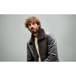 Blouson Aviateur En Cuir Lisse Col Sherpa 13 Blouson Aviateur En Cuir Lisse Col Sherpa -Mode Décontractée 2f474acbe66fb7fa907683a0df920d72