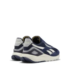 REEBOK CLASSICS Baskets Cuir Classic Legacy AZ 10 REEBOK CLASSICS Baskets Cuir Classic Legacy AZ -Mode Décontractée 3b646d67f43ce73ec4e4a4f11f30b9aa