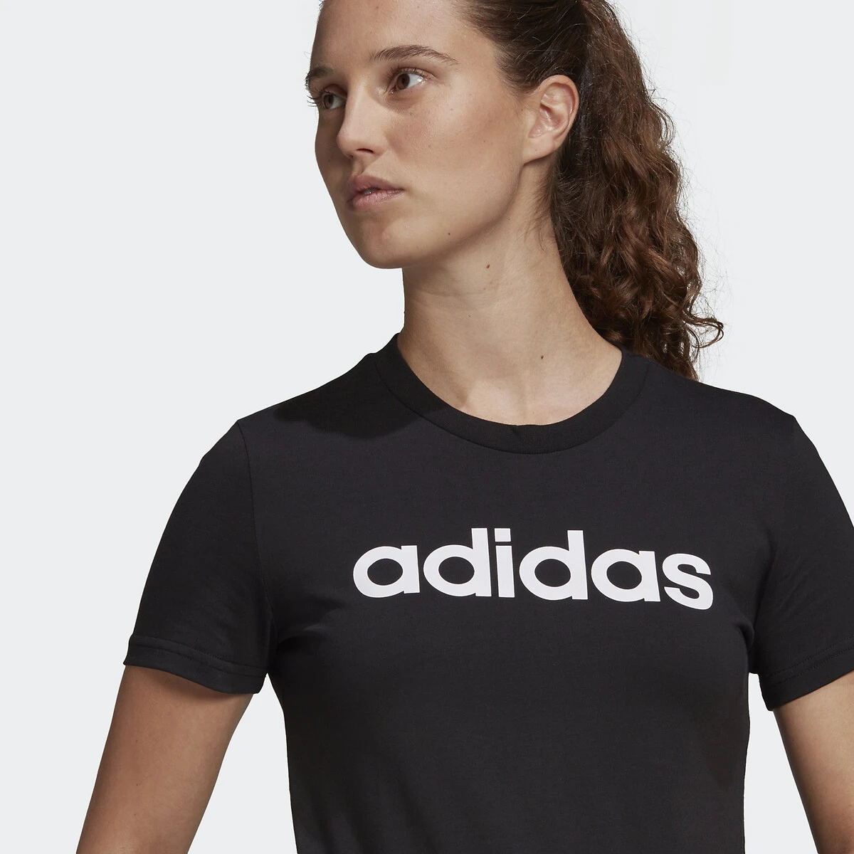 Adidas Sportswear T-shirt Slim Essentials, Logo Devant 2 Adidas Sportswear T-shirt Slim Essentials, Logo Devant – Image 2