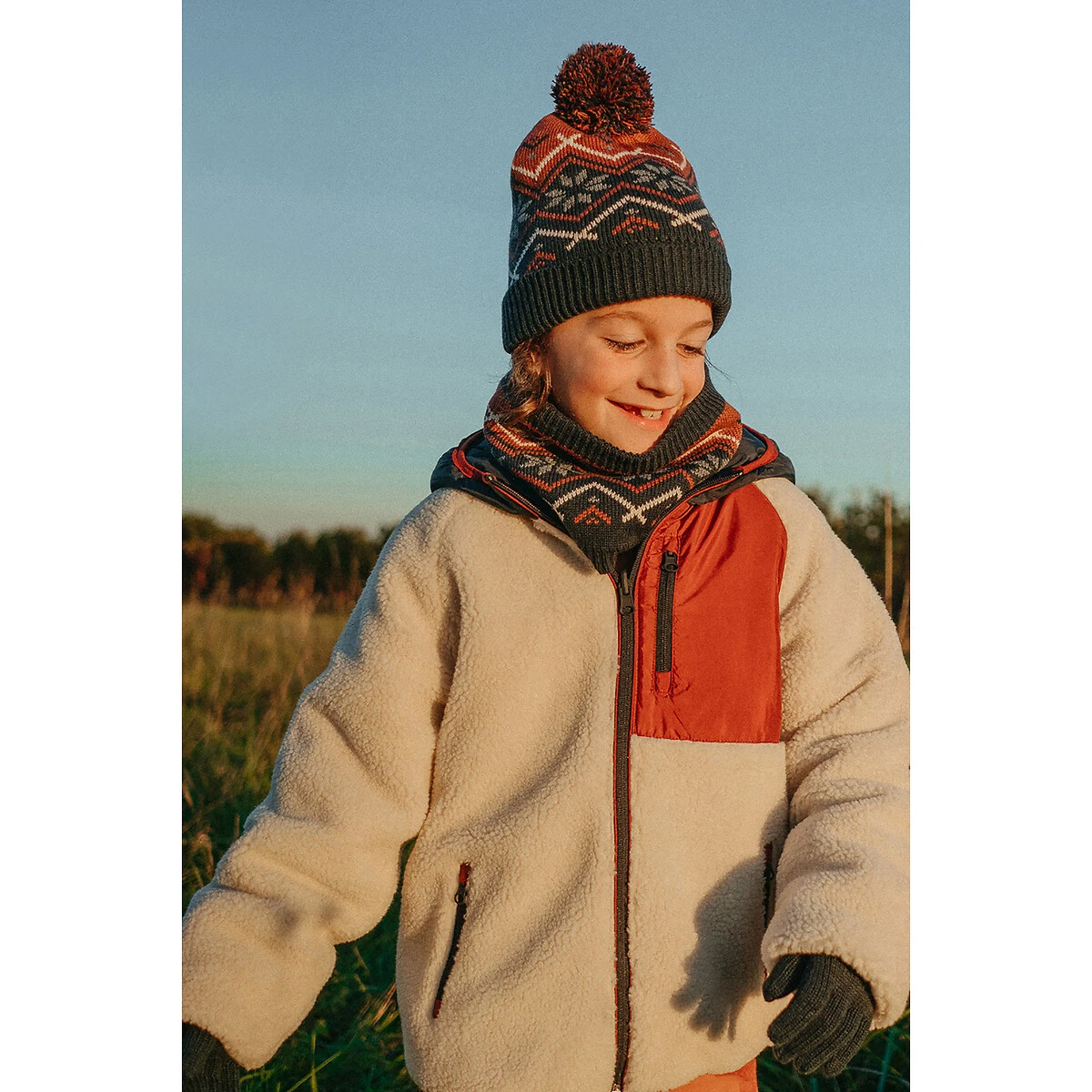 Ensemble 3 Pièces Bonnet à Pompon + Snood + Gants 4 Ensemble 3 Pièces Bonnet à Pompon + Snood + Gants – Image 4