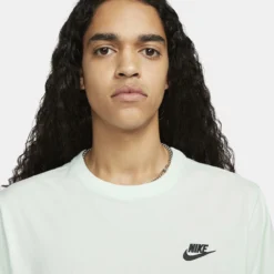 Nike T-shirt Sportswear Club Tee 6 Nike T-shirt Sportswear Club Tee -Mode Décontractée 8e37431a184703ccc0e258486bf7f624