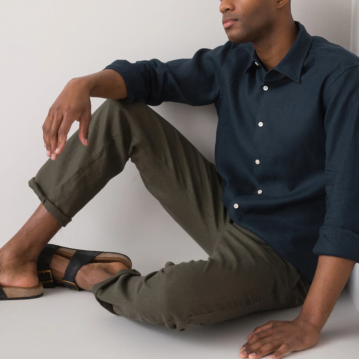 Chemise Droite Signature, Manches Longues, En Lin 2 Chemise Droite Signature, Manches Longues, En Lin – Image 2