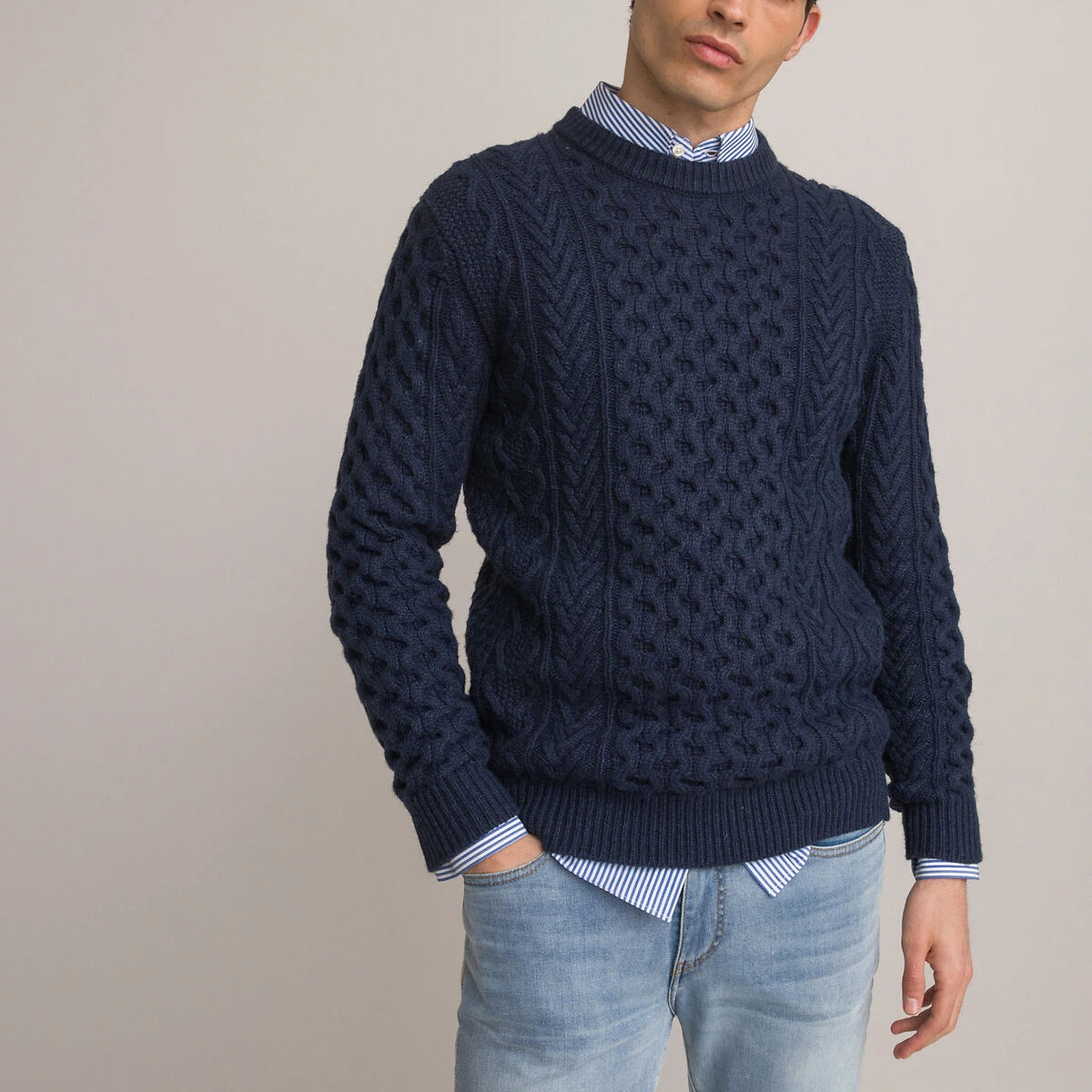 Pull Col Rond Signature, Maille Torsadée 4 Pull Col Rond Signature, Maille Torsadée – Image 4