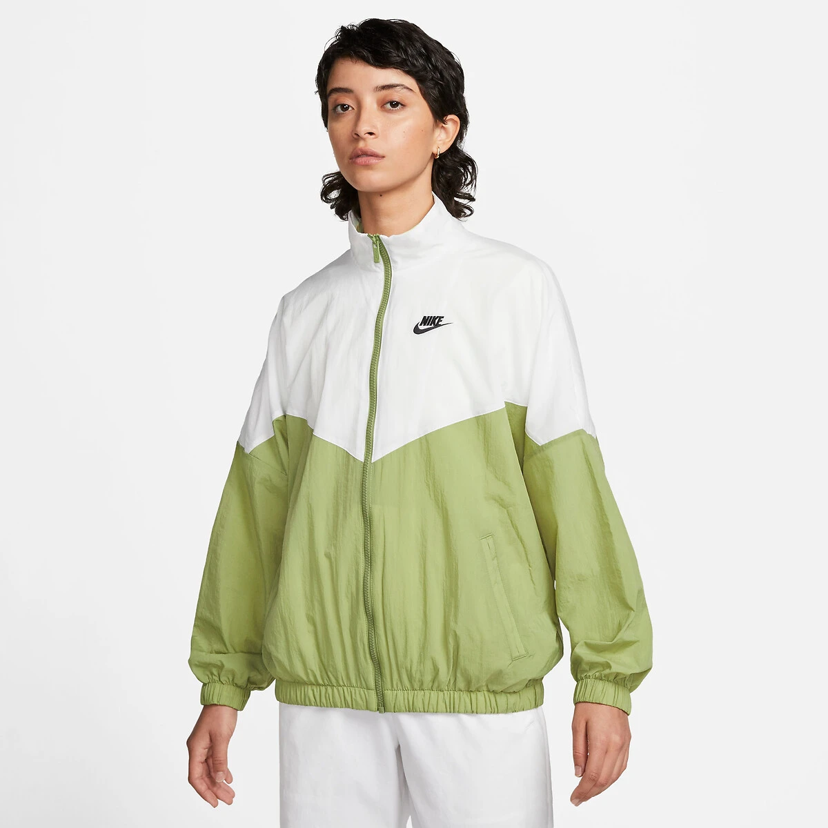Nike Veste Windrunner Essential Style Rétro 1 Nike Veste Windrunner Essential Style Rétro